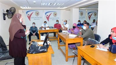 جامعة سوهاج تنظم دورة تدريبية لتأهيل العاملين بالمكتبات