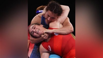 سمر حمزة تتأهل لنصف نهائي بطولة العالم للمصارعة بالنرويج