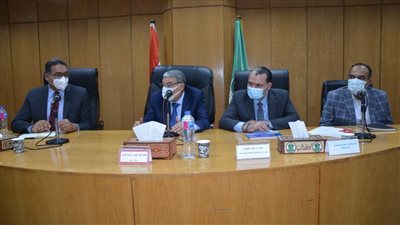 محافظ المنيا : وضع منظومة لإدارة الأصول وتطوير السويقات والمواقف 