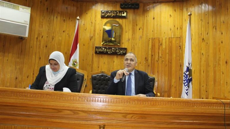 محمد عطية متحدثا