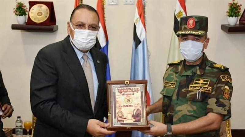 محافظ الشرقية وقائد