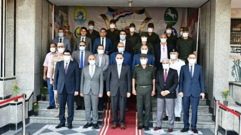محافظ الشرقية يهنئ