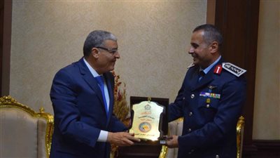 محافظ المنيا: القوات المسلحة ستظل الدرع والسيف لحماية الأرض والوطن