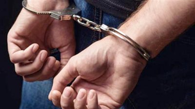 ضبط متهم  بسوهاج لاتهامه  بالنصب والاحتيال على المواطنين بدعوى توظيف أموالهم