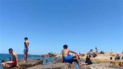 محافظ الإسكندرية: السماح بدخول الشواطئ مجانًا للترجل والتريض اعتبارًا من الأحد المقبل