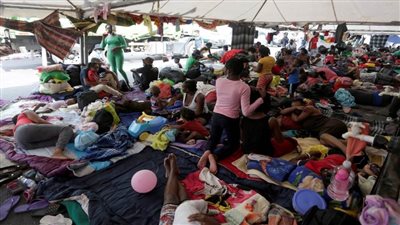 العثور على مئات المهاجرين في شاحنات مغلقة في المكسيك