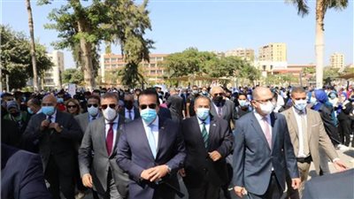 وزير التعليم العالي يتفقد جامعة عين شمس في اليوم الأول للعام الدراسي الجديد