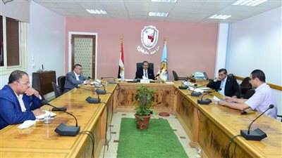 جامعة سوهاج تلتقي بالمرشحين لشغل وظيفة الإشراف على وحدة البنية الأساسية للشركات ومراكز البيانات