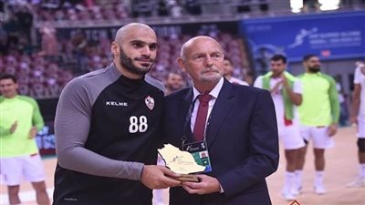 هنداوي يحصد جائزة أفضل لاعب في لقاء الزمالك والوحدة السعودي بمونديال اليد
