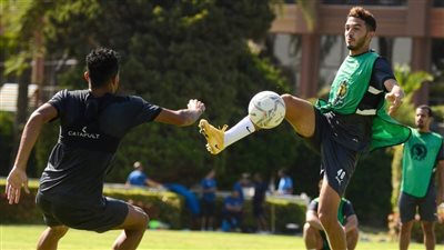 تدريبات بدنية وإطالات للاعبي الزمالك في مجمع الصالات قبل ودية الاتحاد الليبي
