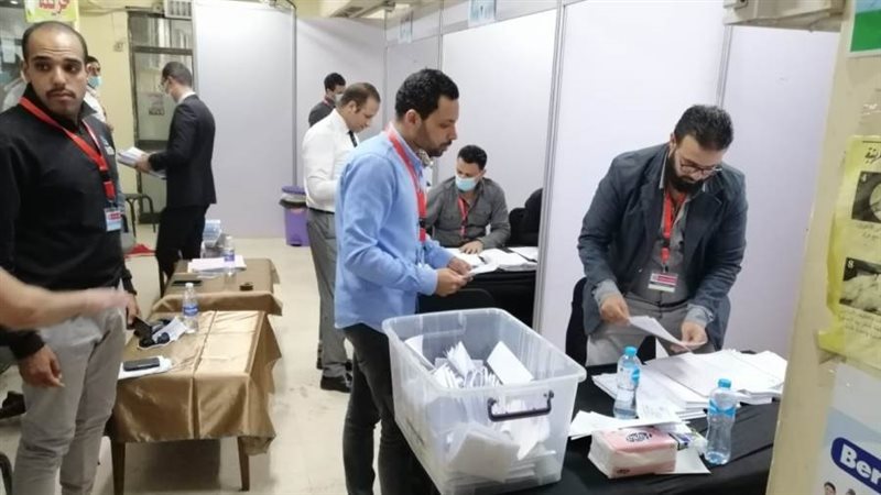 فرز الأصوات في انتخابات