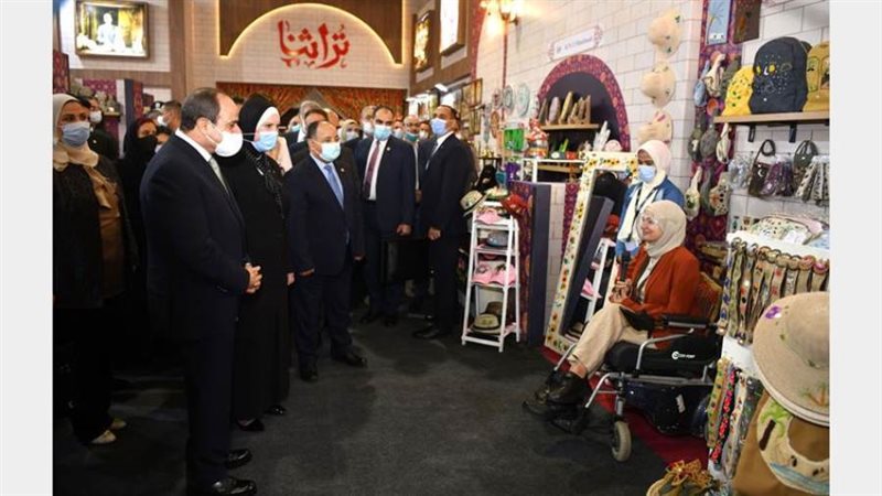 الرئيس السيسي يفتتح