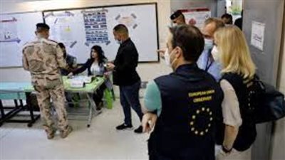 القبض على 77 مخالفا للعملية الانتخابية في العراق