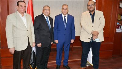 محافظ سوهاج يستقبل رئيس شركة مياه الشرب والصرف الصحي الجديد