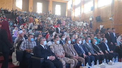 طلاب جامعة سوهاج يحتفلون بذكرى أكتوبر بحضور المحافظ