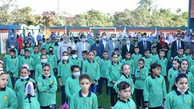 محافظ الشرقية يشهد طابور الصباح بمدرسة المستشار سامي عبد الحليم