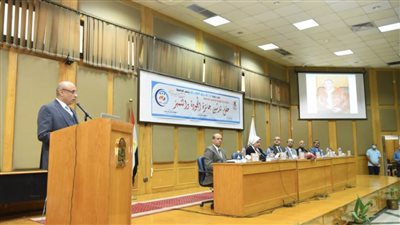 رئيس جامعة أسيوط يشهد حفل تدشين جائزة الجامعة لجودة وتميز جهازها الإداري