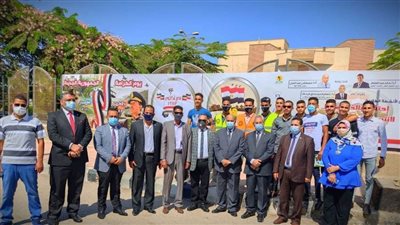 رئيس جامعة المنيا يعلن تطعيم 30 ألف طالب بلقاح كورونا ويشهد تحية العلم والنشيد الوطني