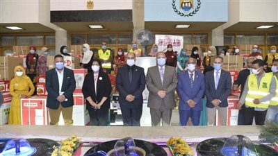 محافظ أسيوط يسلم 20 جهاز عروسة لفتيات يتميات ضمن مبادرة 