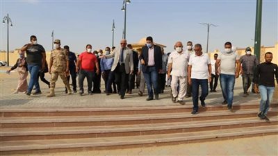محافظ السويس يقوم بجولة لمتابعة المشروعات التنموية 
