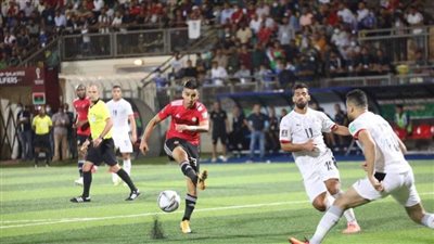 منتخب مصر يضرب ليبيا بثلاثية في عقر داره