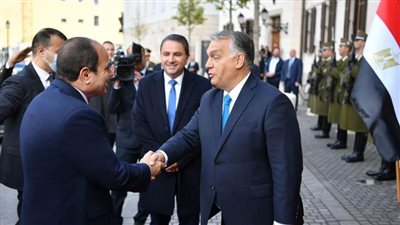 رئيس الوزراء المجري يؤكد دور مصر المحوري كركيزة للاستقرار والأمن والسلام