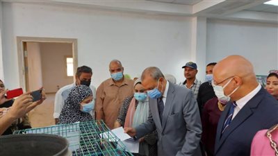 محافظ القليوبية ورئيس جامعة بنها يطلقان مبادرة لدعم الأسر الأكثر احتياجًا بشبين القناطر