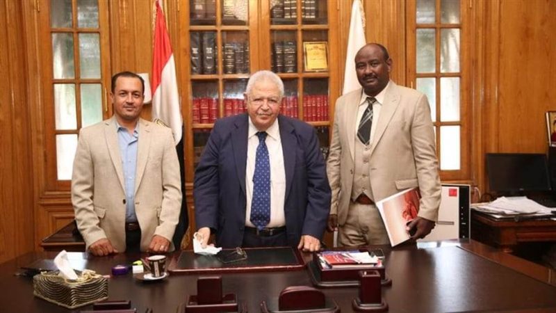 نقيب المحامين