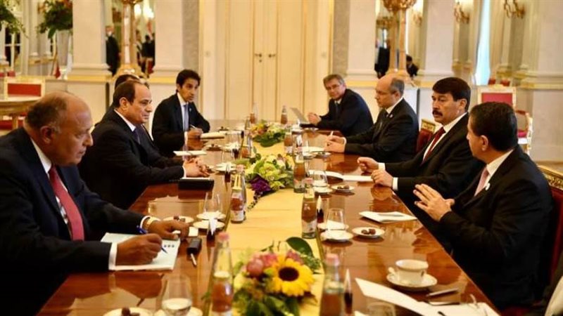 مأدبة عشاء تكريما