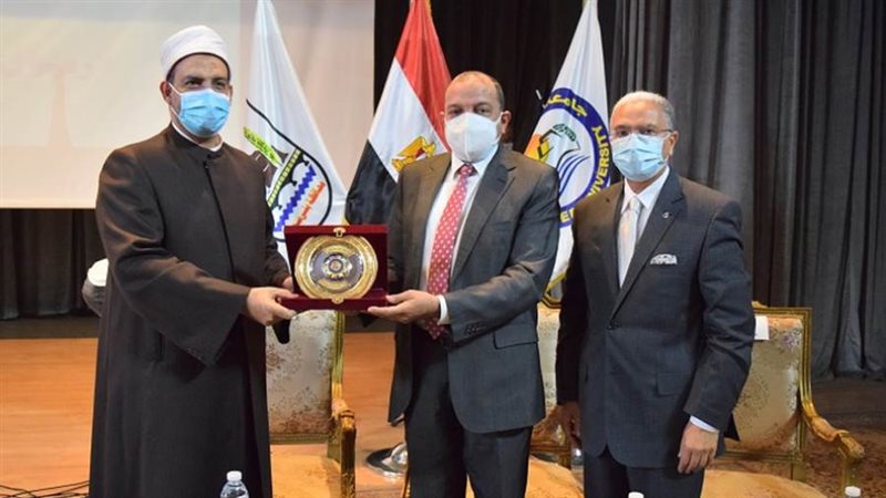 الدكتور منصور حسن