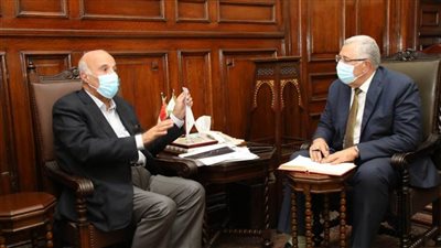  وزير الزراعة يبحث طرح البيض والدواجن في المنافذ الحكومية بأسعار مناسبة