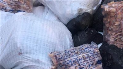 ضبط 300 كجم دواجن منتهية الصلاحية داخل مطعم بمنيا القمح