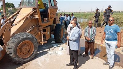 إزالة 41 حالة تعدٍ على أراضٍ زراعية وأملاك دولة بمركز منفلوط