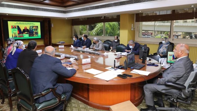 وزير النقل فى الاجتماع