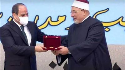 خالد الجندي: تكريم الرئيس جاء في أجواء شديدة البركة والخصوصية