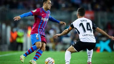 برشلونة يفوز على فالنسيا بثلاثية في الدوري الإسباني لكرة القدم