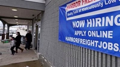 عاجل| ترك العمل والجلوس بالبيوت والخوف من الفيروس.. امبراطورية تنهار