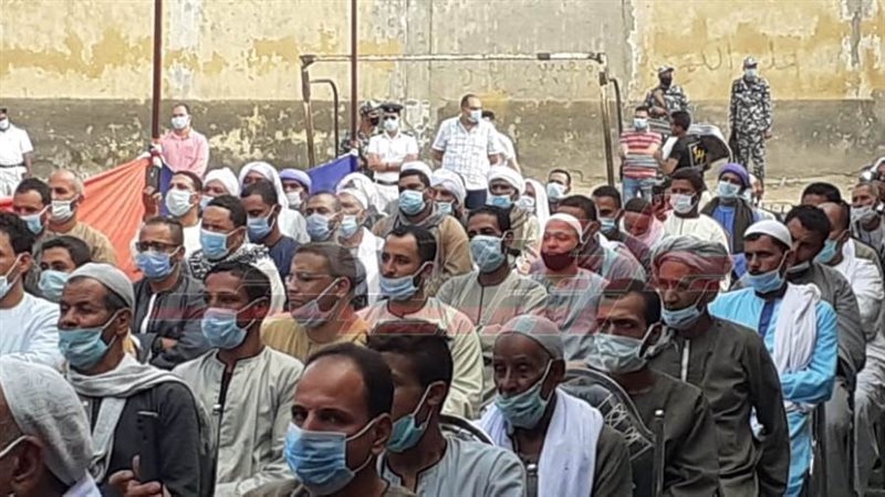 الصلح خير بين عائلتين