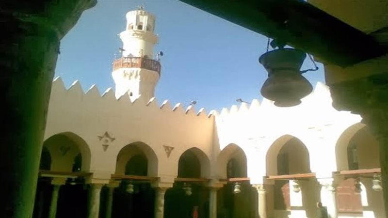 صحن مسجد الحسن