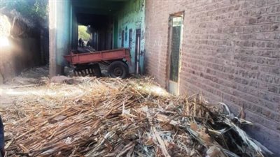 محافظ سوهاج يتابع تداعيات حريق أولاد حمزة بالمنشأة