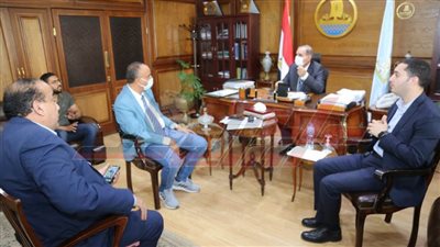 كفر الشيخ ناقش خطة رصف الطرق مع رئيس قطاع هيئة الطرق