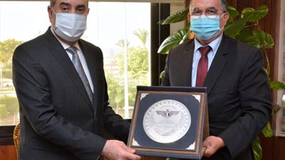 وزير الطيران المدنى يلتقى مدير عام المنظمة العربية للطيران 