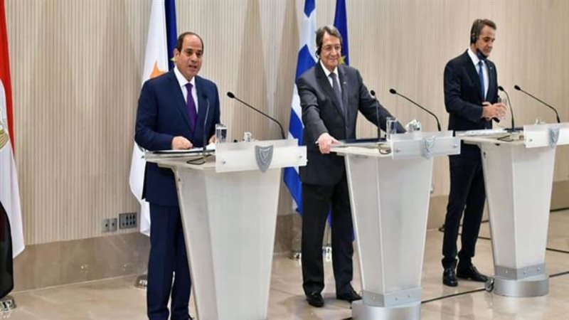 اقمة ثلاثية بين مصر