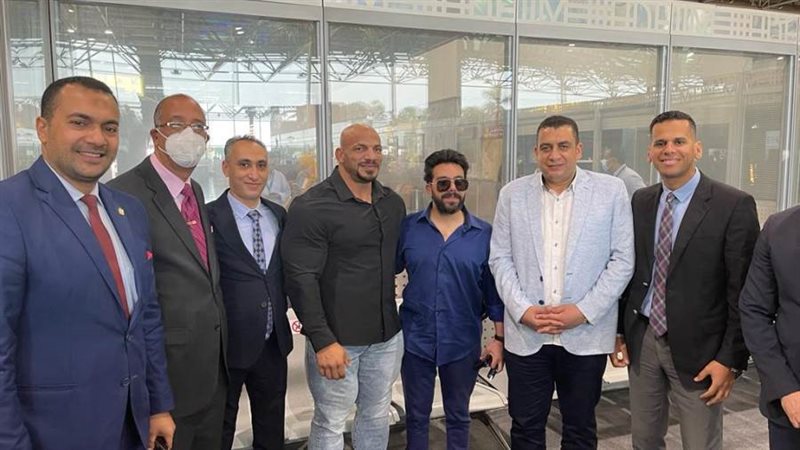 بيج رامي في مطار