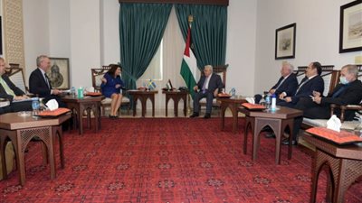 أبو مازن يؤكد ضرورة تثبيت التهدئة الشاملة في الأراضي الفلسطينية