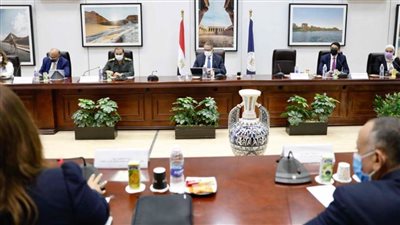 العنانى يجتمع بلجنة تطوير المواقع الأثرية 