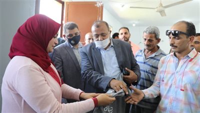 السعيد يتفقد محطات مياه الشرب ومصنع عروس الصعيد بالمنيا
