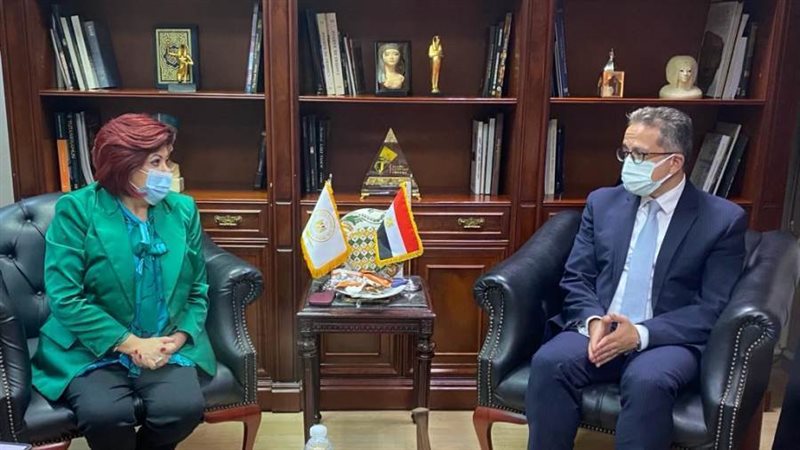 العنانى يستقبل رئيس