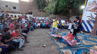 أنشطة فنية وثقافية بقرية الحمودي بقافلة 