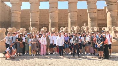 وزيري  يلتقى مجموعة من الشباب الألمان بالأقصر 